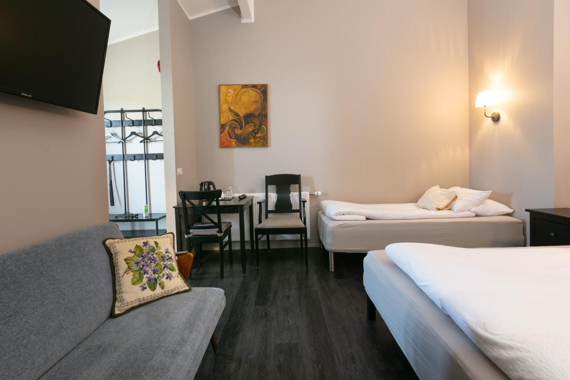 Karuna Guesthouse Saudarkrokur Bagian luar foto