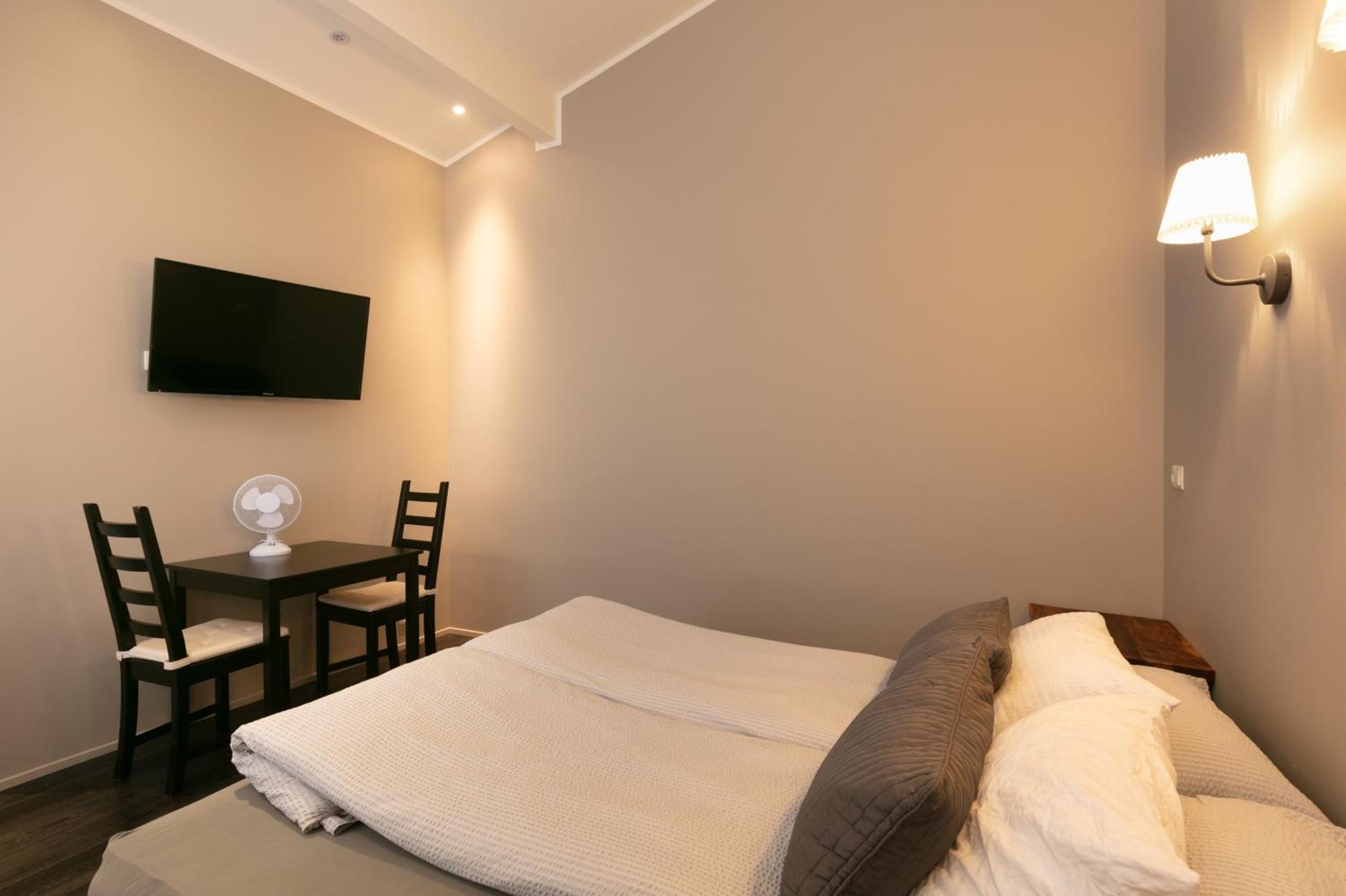 Karuna Guesthouse Saudarkrokur Bagian luar foto