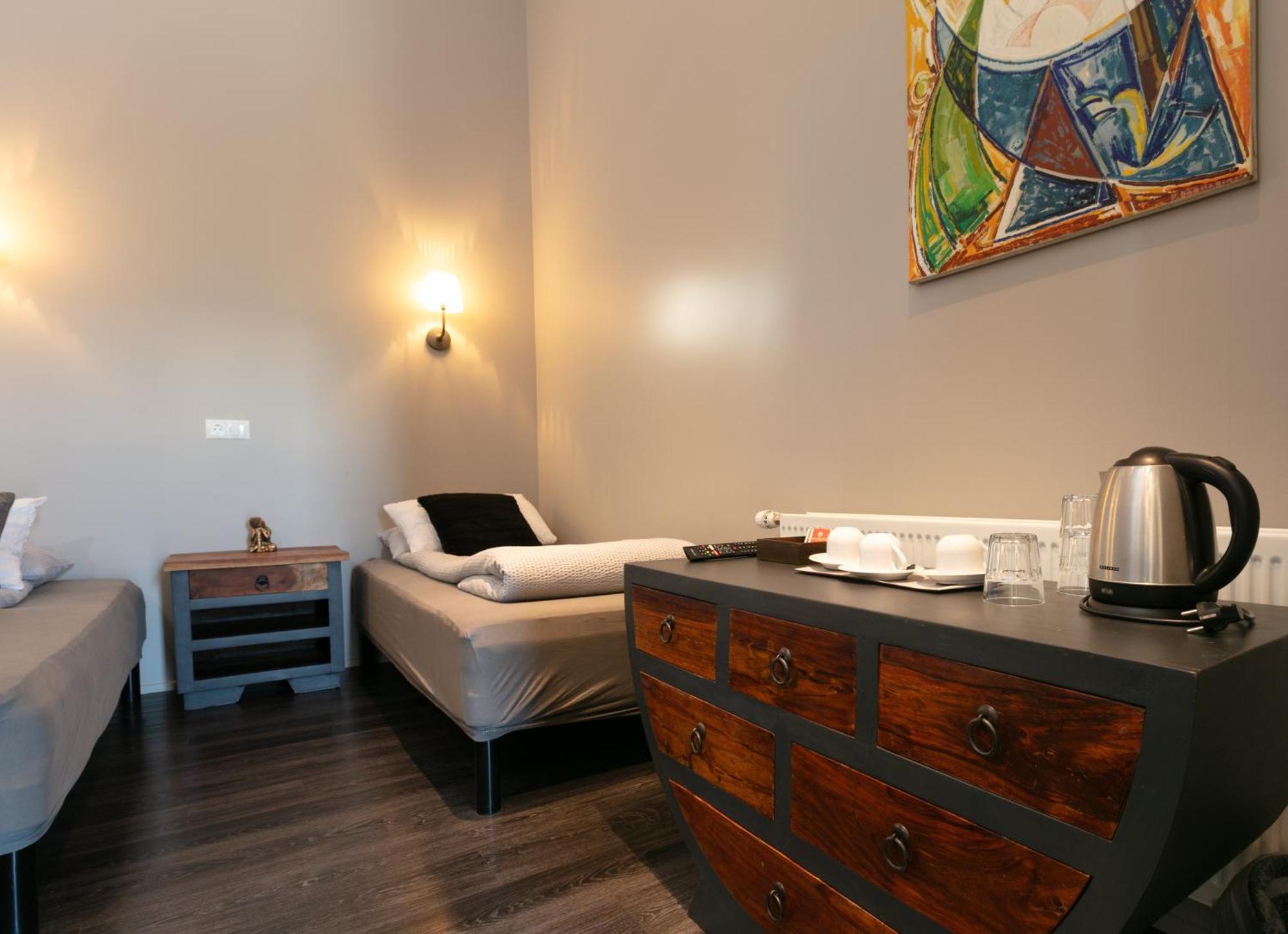 Karuna Guesthouse Saudarkrokur Bagian luar foto