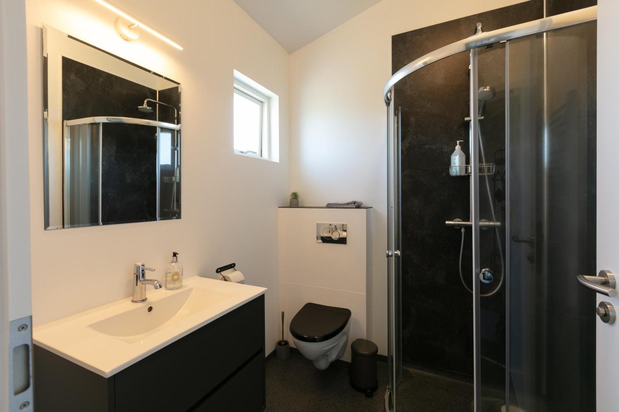 Karuna Guesthouse Saudarkrokur Bagian luar foto