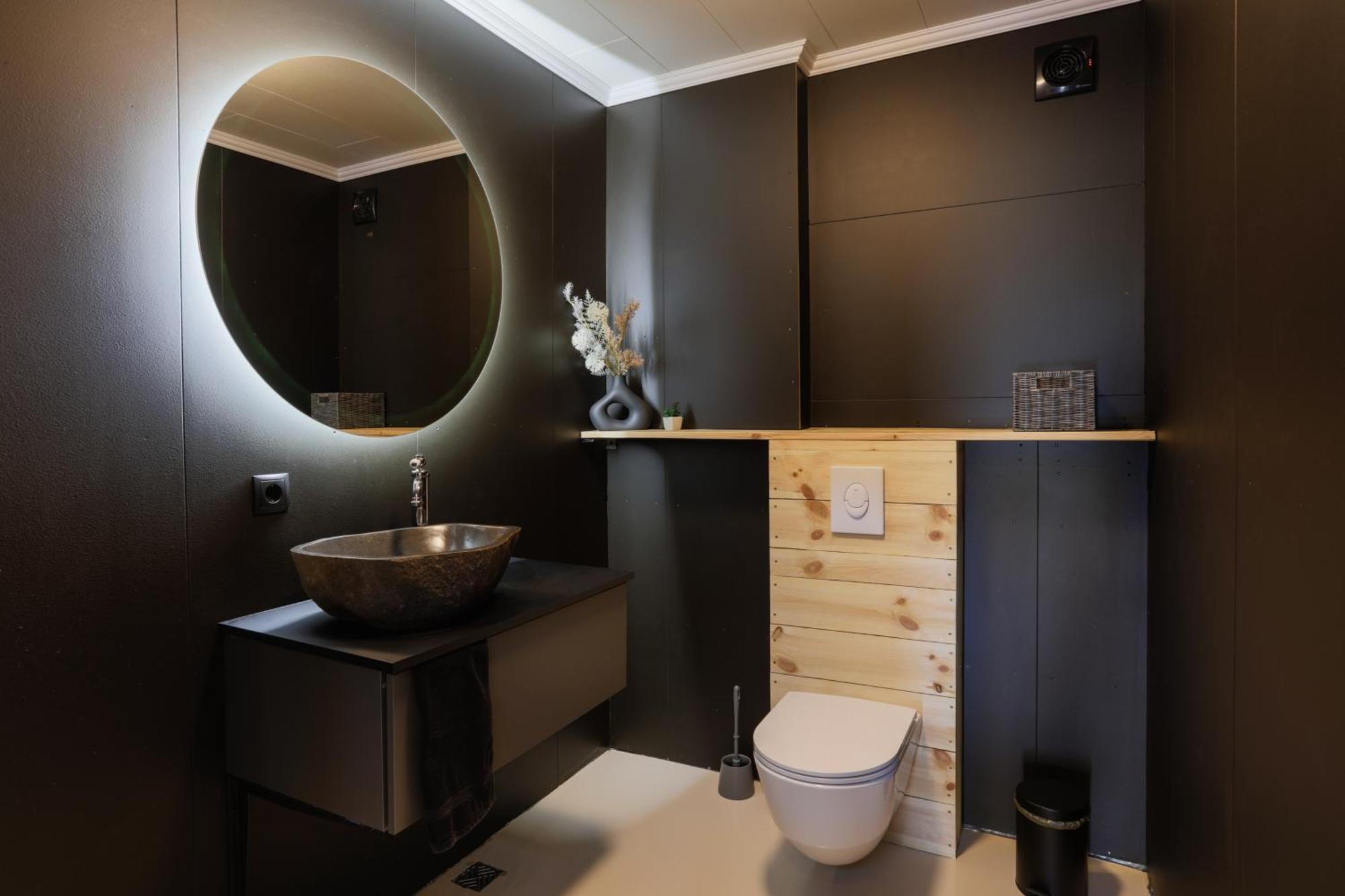 Karuna Guesthouse Saudarkrokur Bagian luar foto