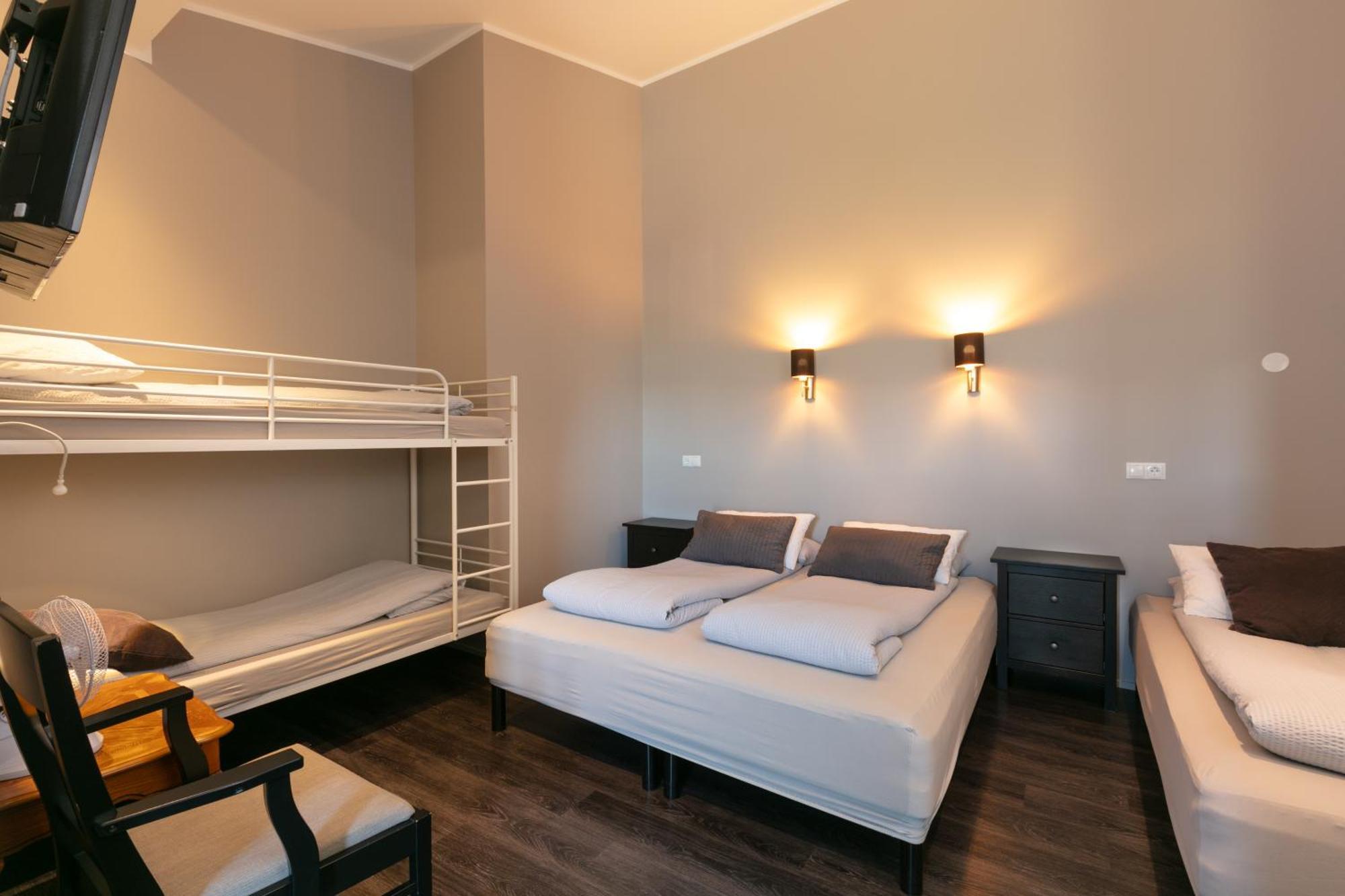 Karuna Guesthouse Saudarkrokur Bagian luar foto
