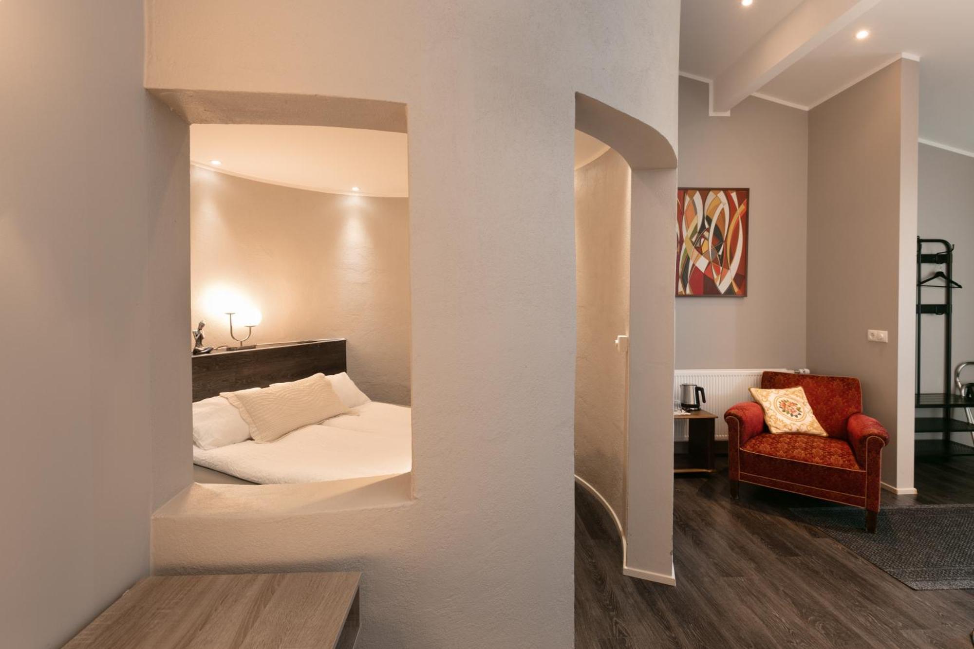 Karuna Guesthouse Saudarkrokur Bagian luar foto
