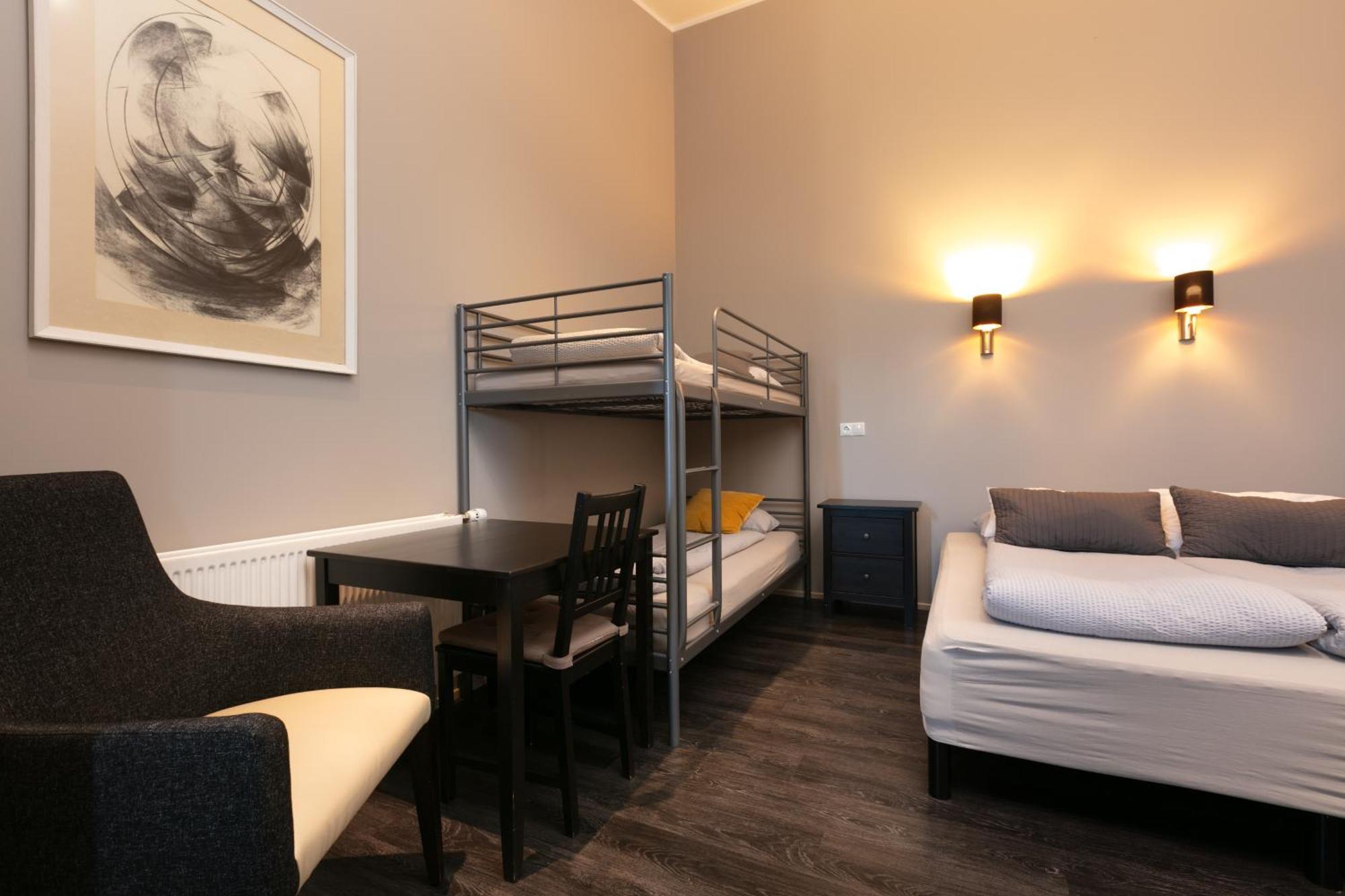 Karuna Guesthouse Saudarkrokur Bagian luar foto