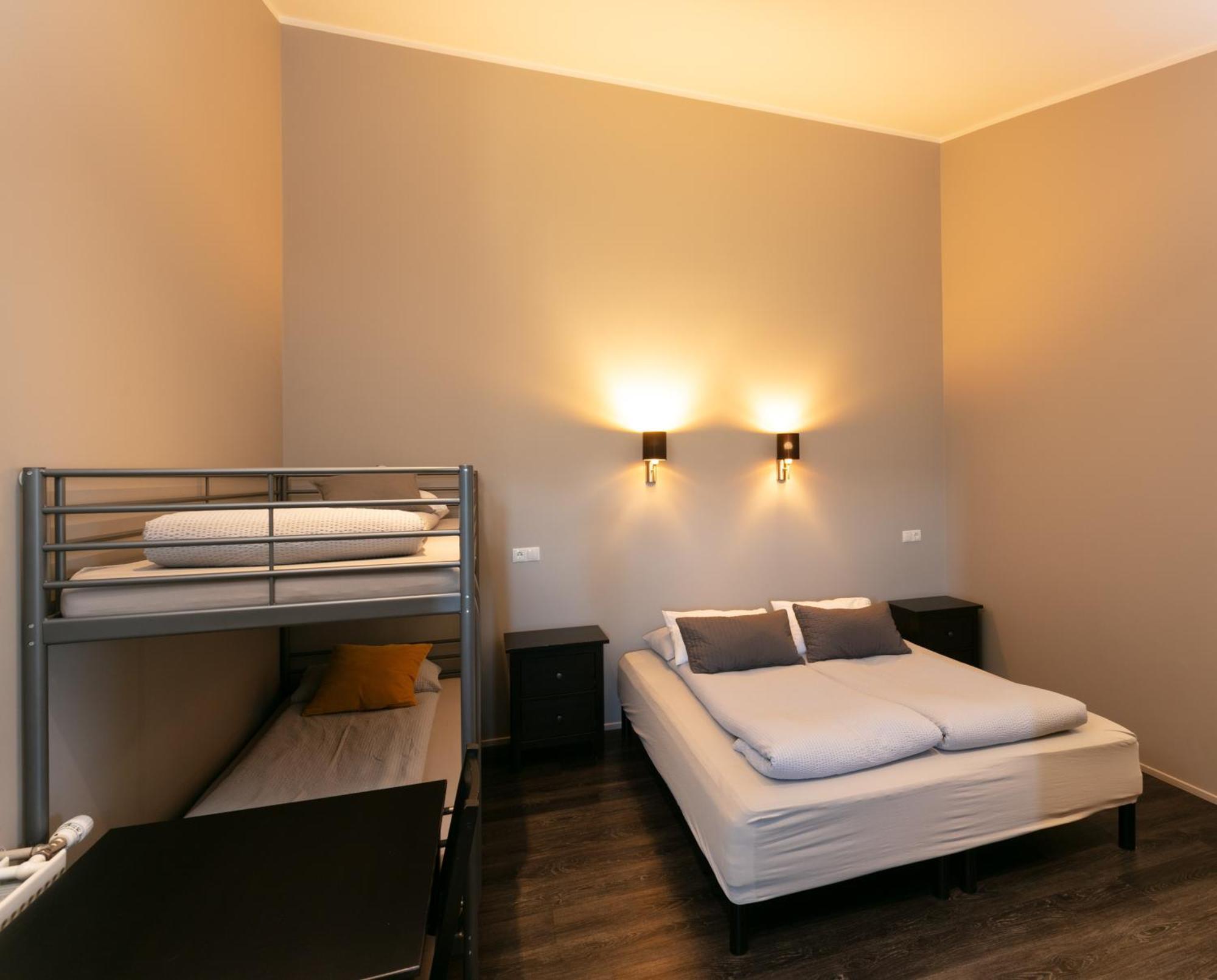 Karuna Guesthouse Saudarkrokur Bagian luar foto