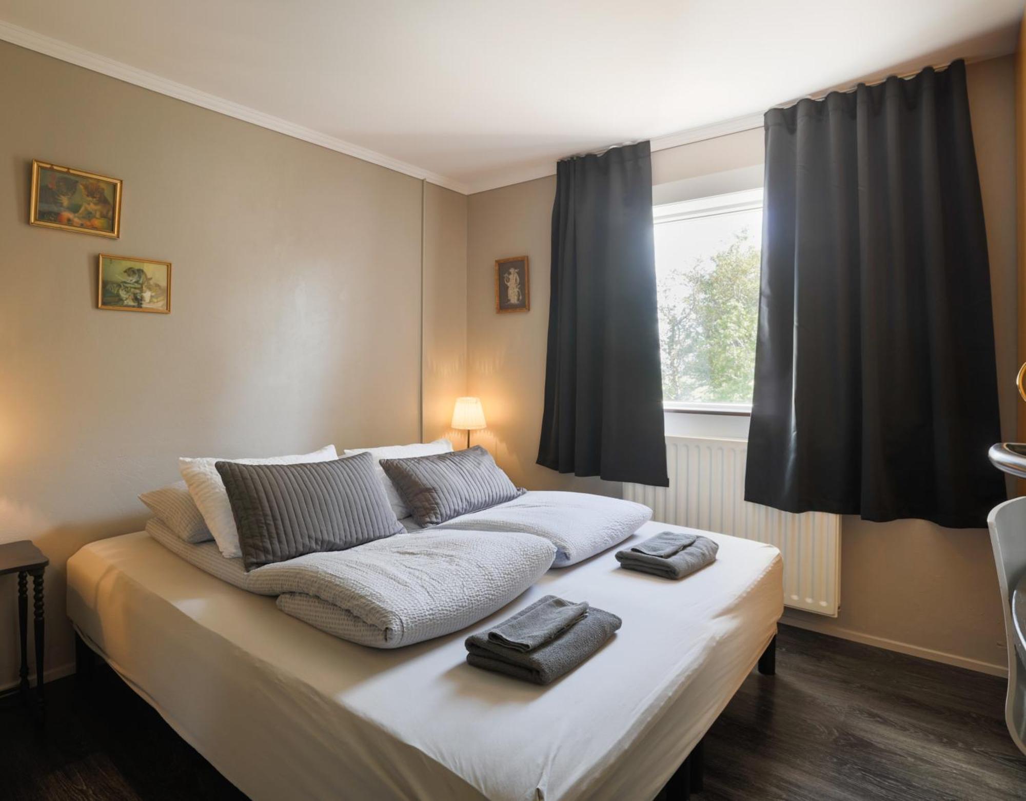 Karuna Guesthouse Saudarkrokur Bagian luar foto